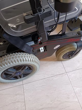 Silla de Ruedas Eléctrica Negra