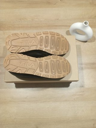 Zapatillas Fila Retro Run Negras T42 - Como Nuevas