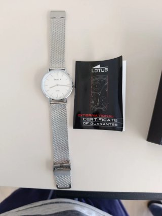Reloj Lotus Plata y Blanco