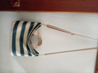 Bolso rayas beige y azul