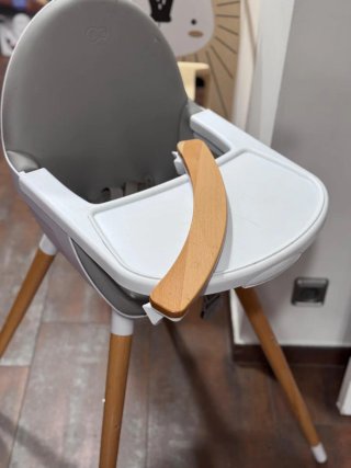 Trona Kinderkraft gris y madera