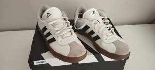 Zapatillas Adidas Blancas y Marrones