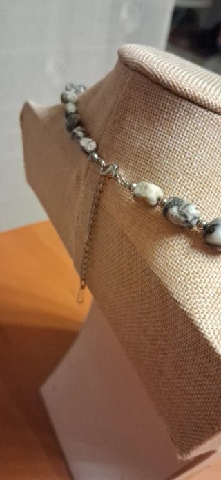 Collar Piedras Naturales y Acero