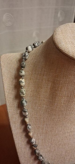 Collar Piedras Naturales y Acero