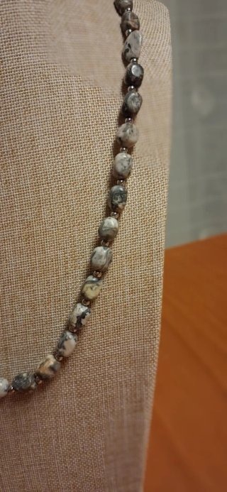 Collar Piedras Naturales y Acero