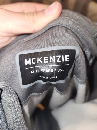 Sudadera con capucha McKenzie gris y blanca