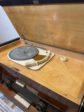 Radio tocadiscos Philips. Ottimo aspetto.