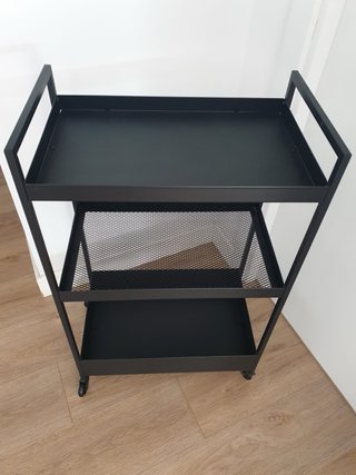 Carrito auxiliar Nissafors negro. 59,5x30x83
