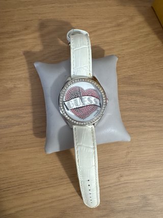 Reloj Guess Corazón Brillante
