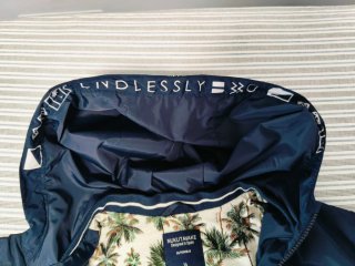 Cortavientos azul marino con capucha T14 (160 cm)