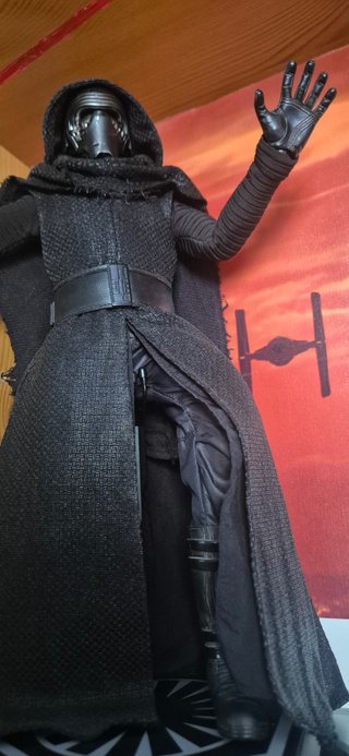 Hot Toys Star Wars Kylo Ren Figura