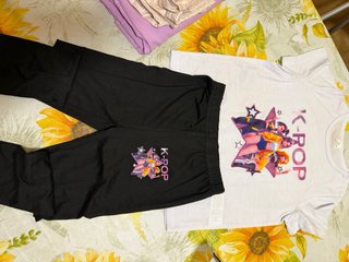 Completo Huntrix: maglietta+pantaloni ( 3 completi