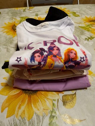 Completo Huntrix: maglietta+pantaloni ( 3 completi