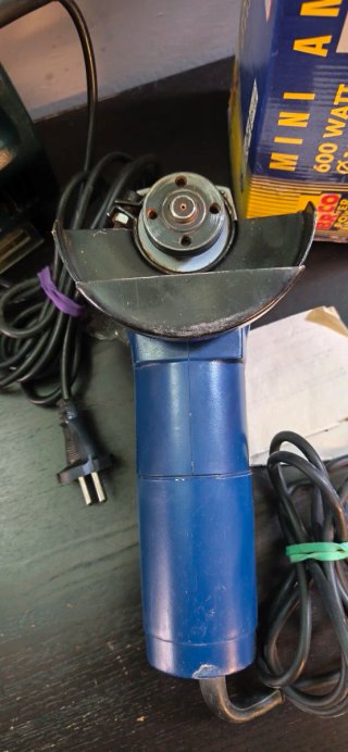 Caladora y radial pequeña Black & Decker 100€ las2