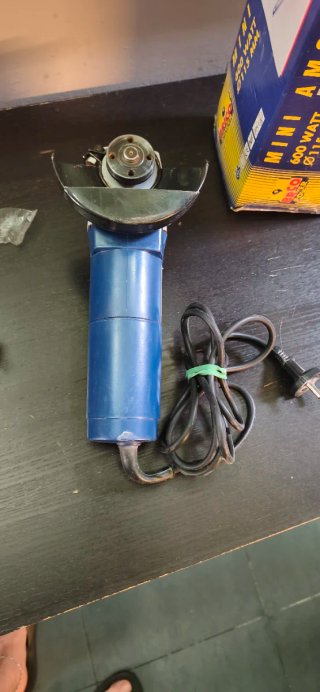 Caladora y radial pequeña Black & Decker 100€ las2