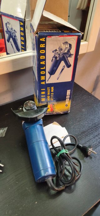 Caladora y radial pequeña Black & Decker 100€ las2