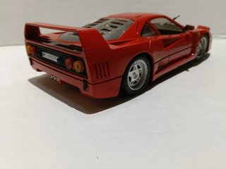 Ferrari F40 1/18