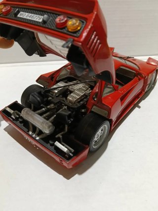 Ferrari F40 1/18