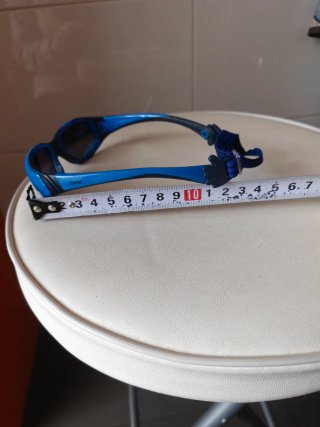 Gafas de sol infantiles azules de óptica