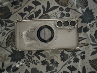 Funda transparente con anillo magnético