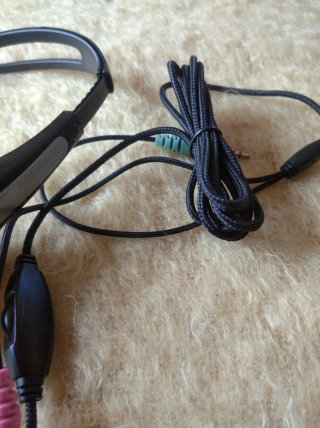 Auriculares con micrófono negro