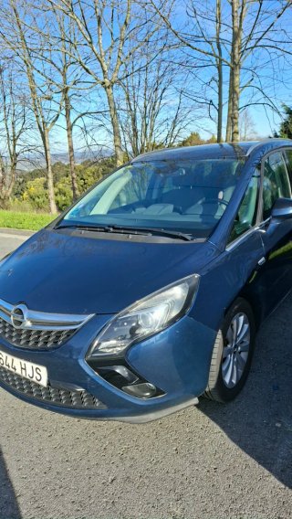 Opel Zafira Tourer 2012