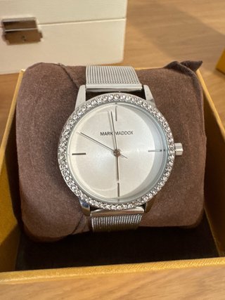 Reloj Mark Maddox plateado con pedrería