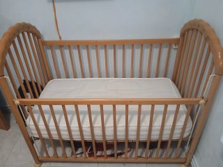 Culla in legno per neonati