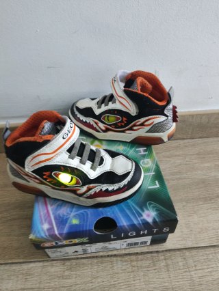 Zapatillas Geox niño talla 28 con luces