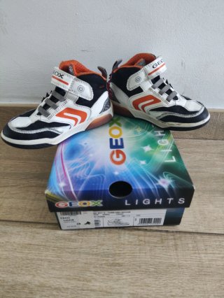 Zapatillas Geox niño talla 28 con luces