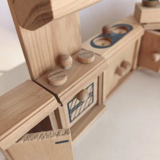 Cocina de madera para casa de muñecas