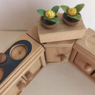Cocina de madera para casa de muñecas