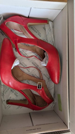 Zapatos KIOMI piel rojos