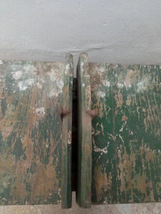 Báscula antigua de madera