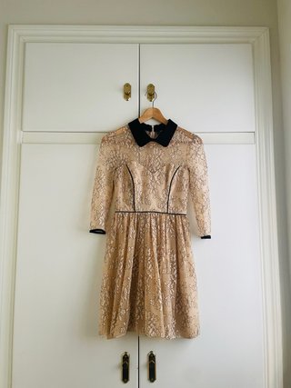 Vestido encaje beige y negro