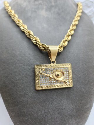 Colgante Acero Quirúrgico Bañado en Oro