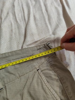 Pantalón chino hombre verano beige