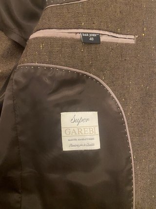 Traje de caballero marrón
