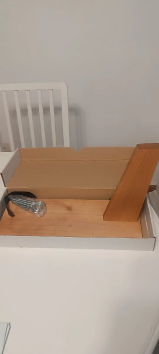 Jamonero de madera con tornillería