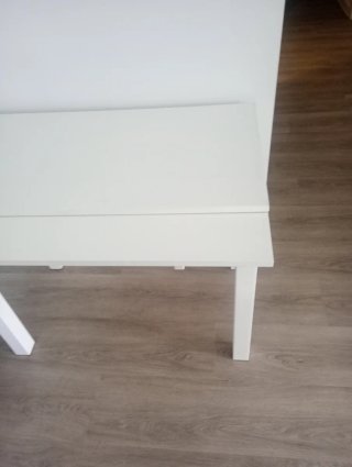 Mesa de cocina blanca de madera