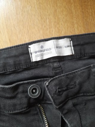 Pantalón vaquero corto negro..