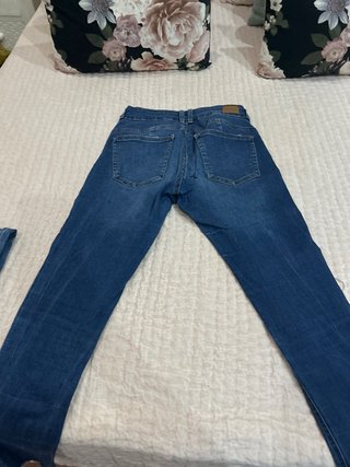 Vaqueros pitillo rotos azules