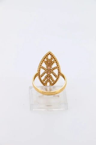 Anillo Dorado con Circonitas Rosas