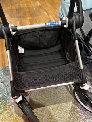 Bugaboo Fox 2 + funda lluvia + Bolso