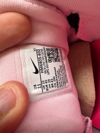 Nike Vomero 18 “Hyper Pink Black”