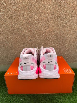Nike Vomero 18 “Hyper Pink Black”