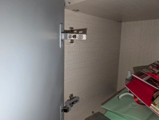 Estantería modular blanca y negra