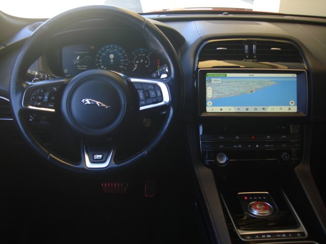 Jaguar F-Pace 2017