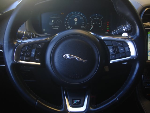 Jaguar F-Pace 2017