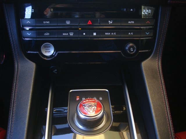 Jaguar F-Pace 2017